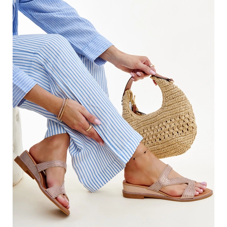 Rosa Hausschuhe mit niedrigem Keilabsatz von Asker 1