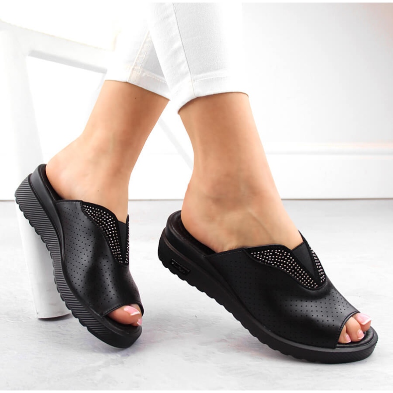 Damen-Keilsandalen aus schwarzem Leder Filippo DK6146 1