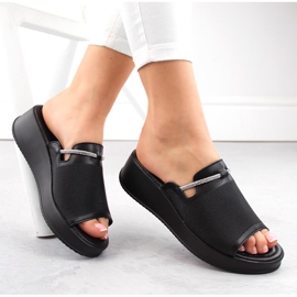 Damen-Keilsandalen aus schwarzem Leder Filippo DK6067 1