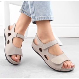 Damen-Ledersandalen mit Klettverschluss, hellgrau T.Sokolski L24-158 1