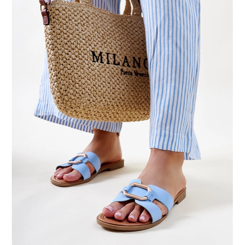 Blaue Flip-Flops mit Isana-Schnalle 1