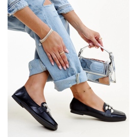 Schwarze Mokassins mit einer Mali-Schnalle aus Zirkonium 1