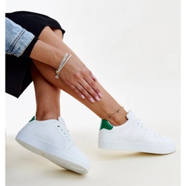 Weiße und grüne Akila-Sneaker 1