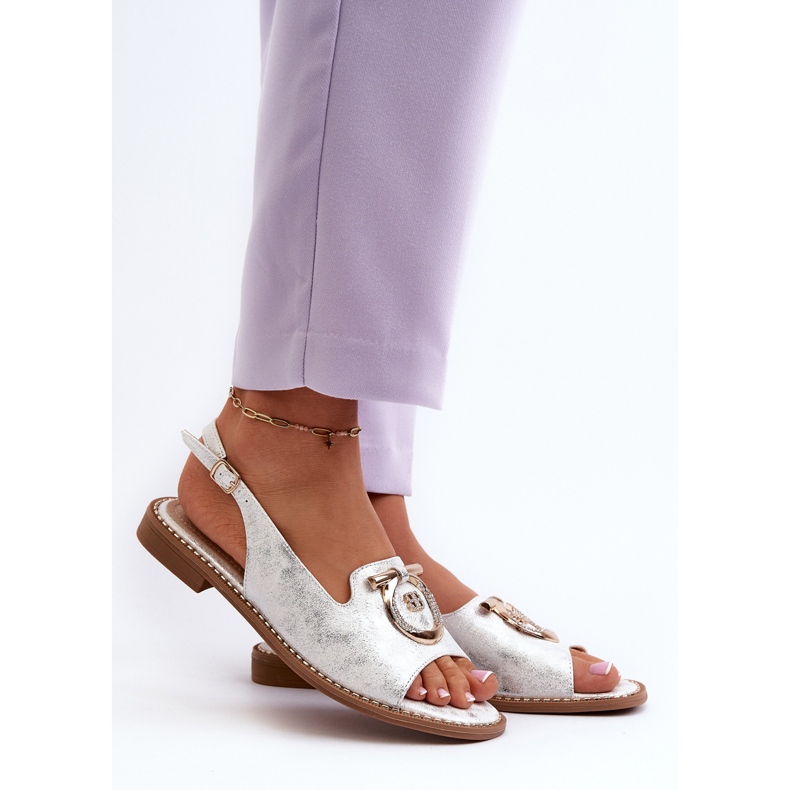 Elegante Damensandalen mit Goldverzierung auf flachen Absätzen, Silber S.Barski KV27-053 silber- 2