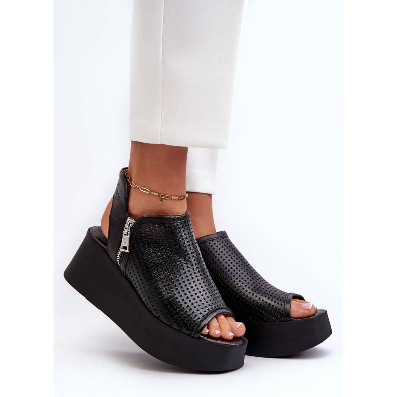 Zazoo 1792 Leder-Sandalen mit durchbrochenem Keilabsatz, Schwarz 2