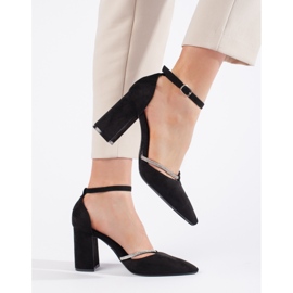 Schwarze Wildlederpumps mit hohen Absätzen 2