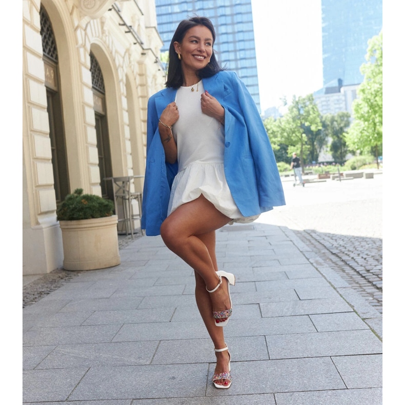 High-Heel-Sandalen mit bunten Ghuson-Steinen weiß 1