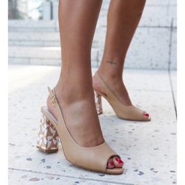 Hasna High-Heel-Sandalen mit dekorativem Absatz beige 1