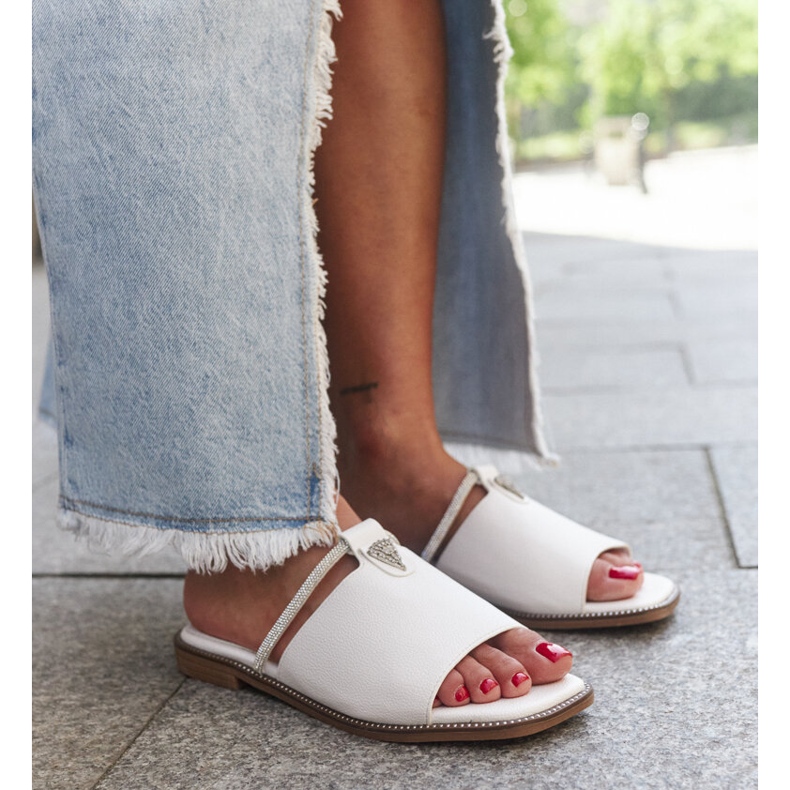 Flip-Flops mit Antari-Ledereinsatz weiß 1