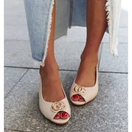 Sandalen mit Karimala-Lederinnensohle beige 2