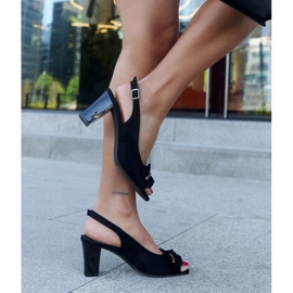 Mukaram-Sandalen mit hohem Absatz und dekorativer Rüsche schwarz 1