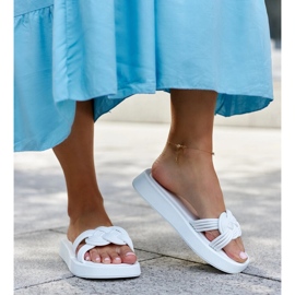 Ferrei-Flip-Flops aus weißem Gummi 2