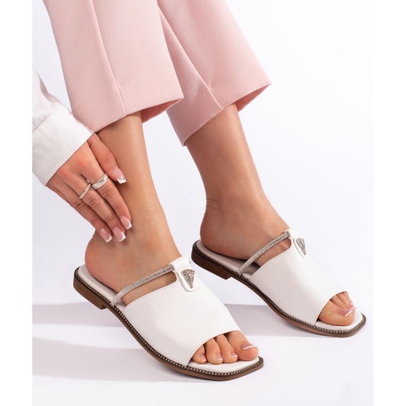 Weiße flache Damen-Flip-Flops 1