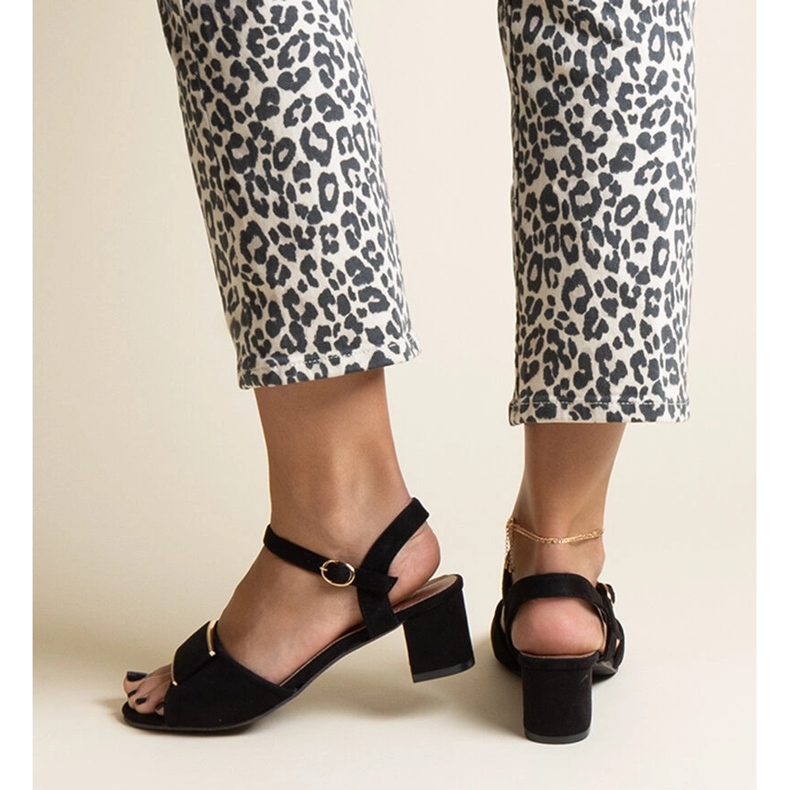 Schwarze Sandalen mit niedrigem Absatz von Frederica 2