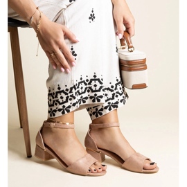 Dunkelbeige klassische Kinsela-Sandalen mit hohen Absätzen 1