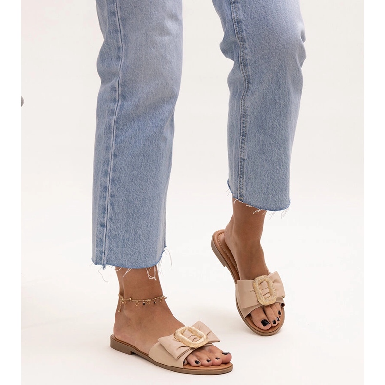 Beigefarbene Flip-Flops mit Limera-Schnalle 1