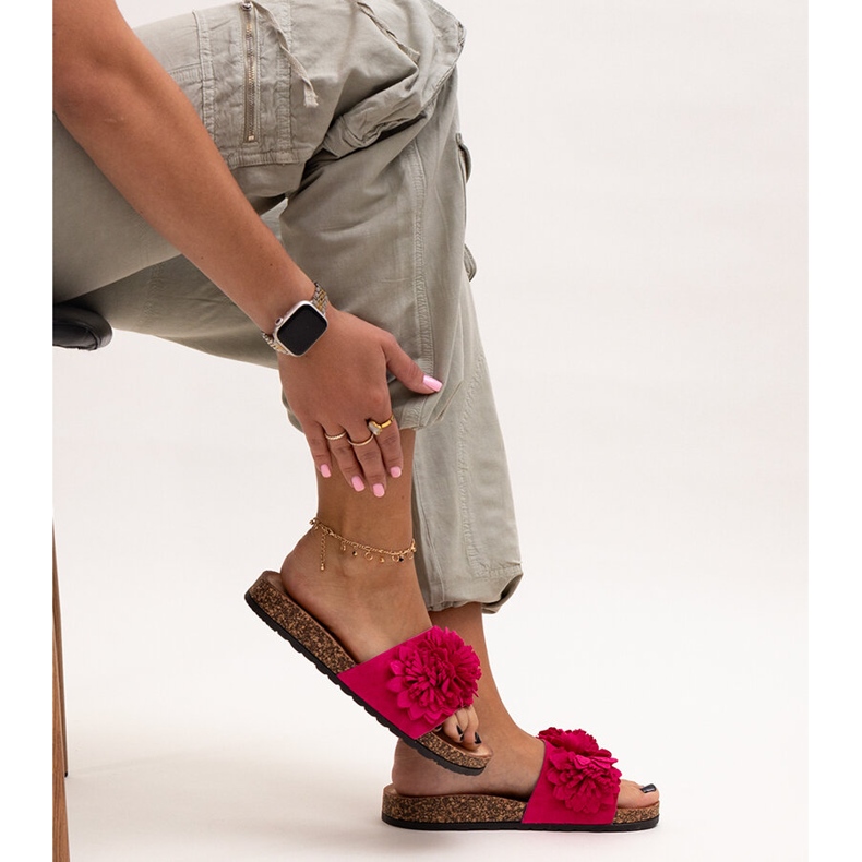 Flip-Flops mit Blumen auf einer Korksohle von Almida rosa 1