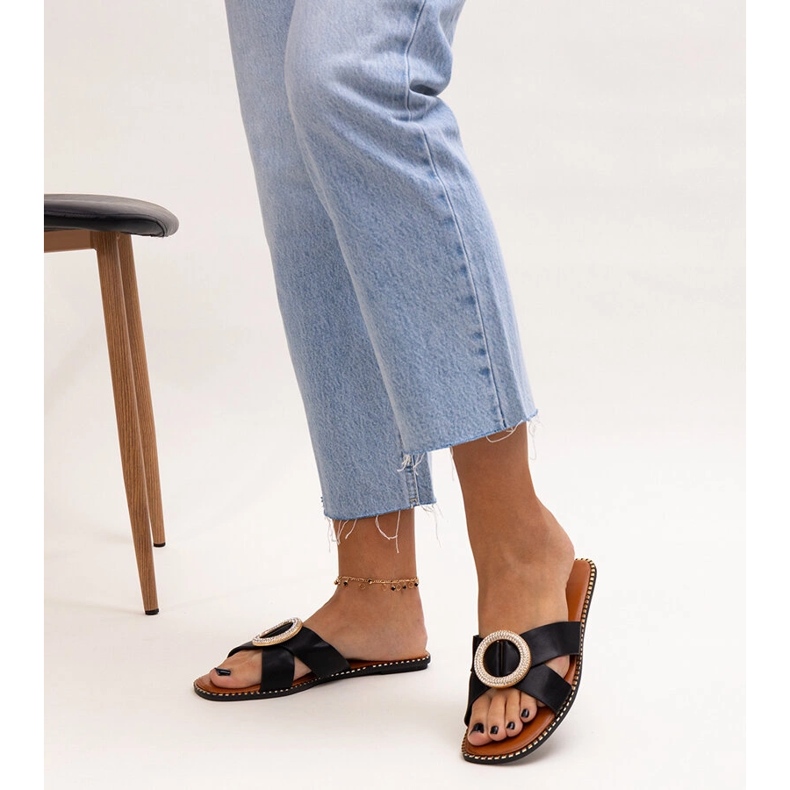 Kappen verziert mit einem Salimba-Zirkonverschluss schwarz 1