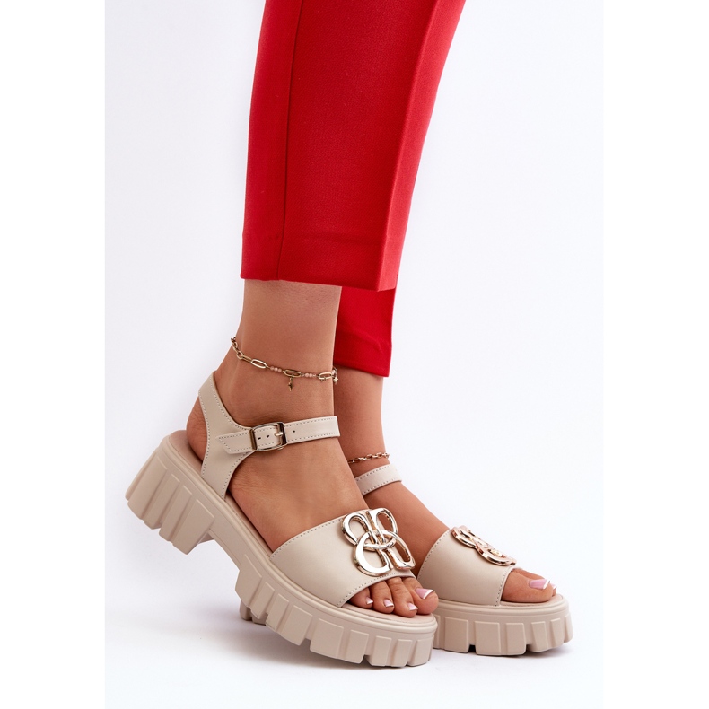 Beige Damen-Ledersandalen mit Goldverzierung Vinceza 7910 2