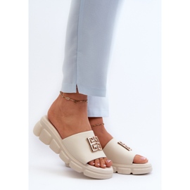 Damen-Flip-Flops aus Leder mit Goldverzierung auf Keilabsatz Vinceza 41444 Beige 2