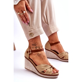 Frauensandalen für beige Keile 7