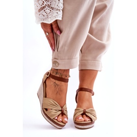 Frauensandalen für beige Keile 1