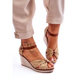 Frauensandalen für beige Keile 3