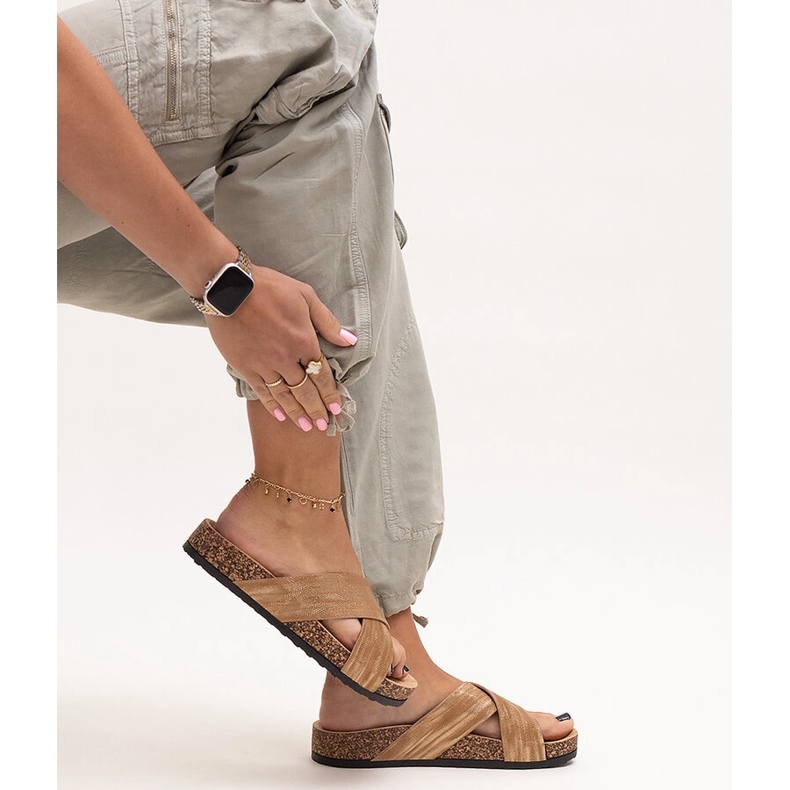 Hausschuhe mit glänzender Ribera-Korksohle braun 1