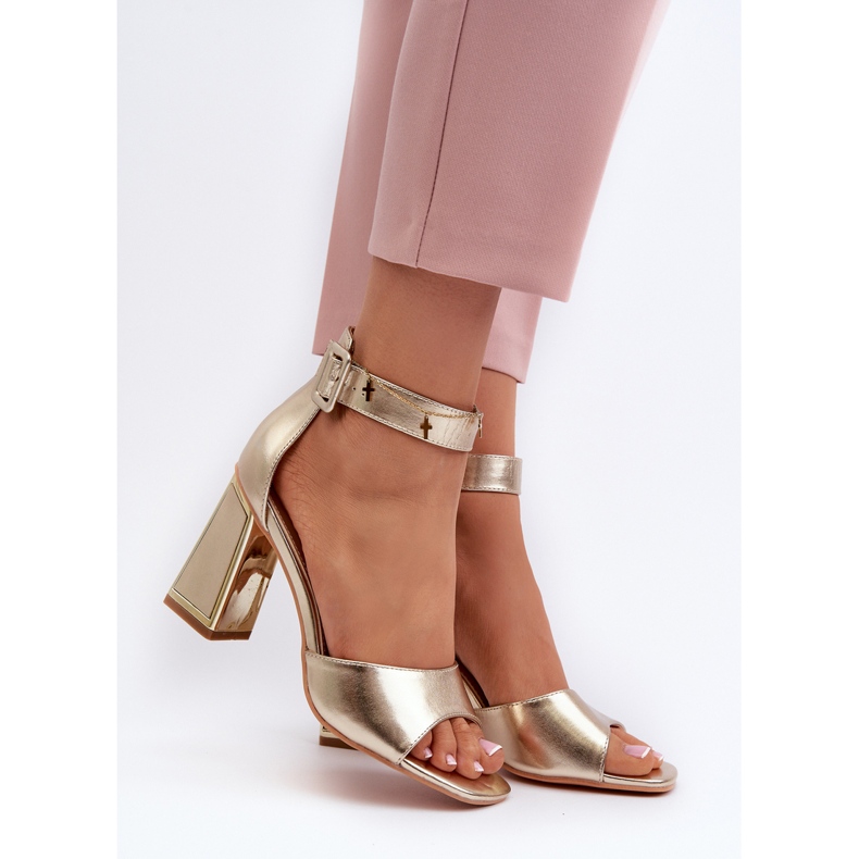 Elegante Damensandalen mit hohem Absatz in Gold von Rosazara golden 2