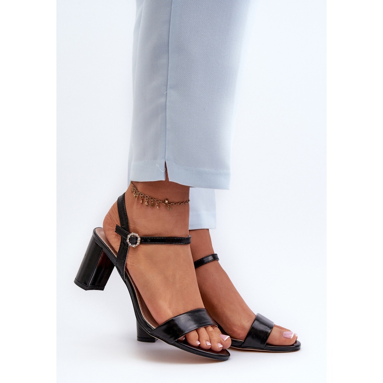 Schwarze Glindra-Sandalen mit hohem Absatz 2