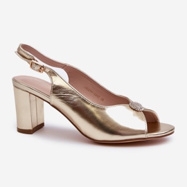 Elegante High-Heel-Sandalen mit goldener Trasea-Verzierung 1