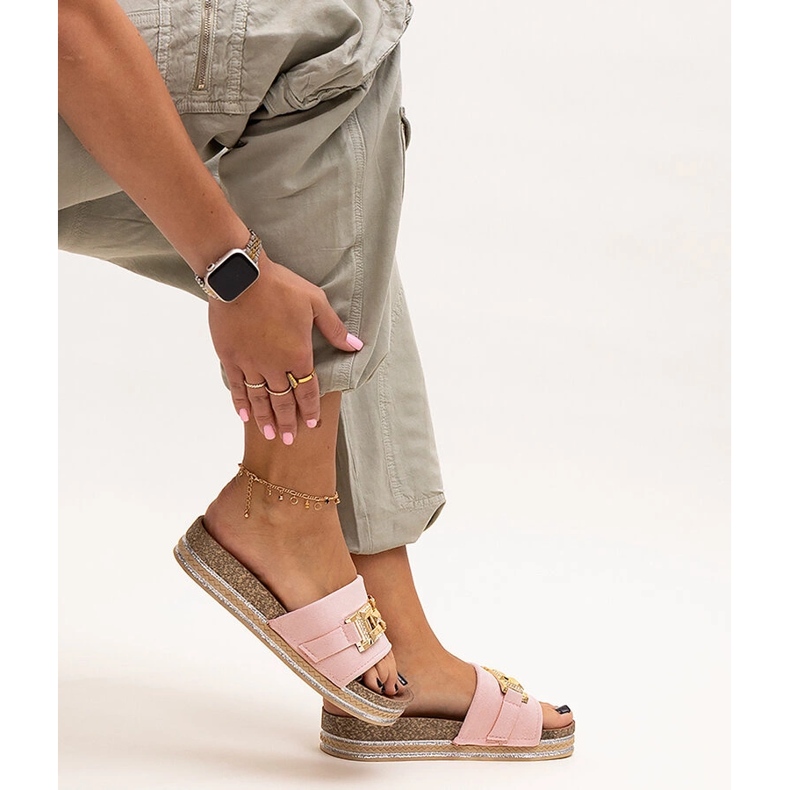 Rosa Flip-Flops mit glänzender Schnalle von Niamh 2