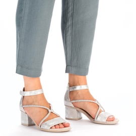 Bequeme Damen-Sandaletten mit Klettverschluss, silber Rieker 64654-40 2