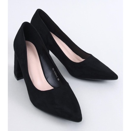 Clairay Schwarze Pumps mit weitem Absatz 1