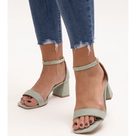 Hellgrüne Issa-Sandalen mit hohen Absätzen 1