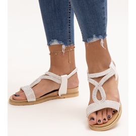 Weiße Sandalen, verziert mit Detila-Zirkonen 1