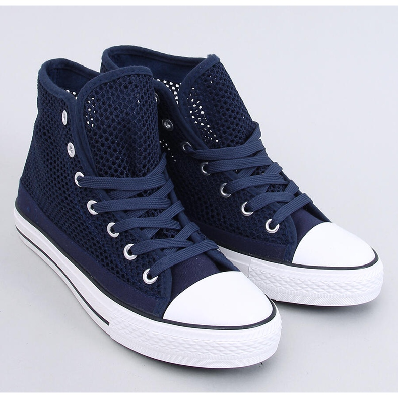 Durchbrochene High-Top-Sneaker in Marineblau von Mousse 1