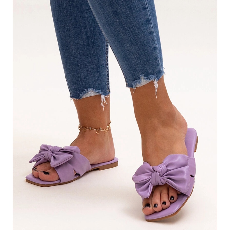 Lila Flip-Flops mit dekorativer Schleife von Uwansa violett 1