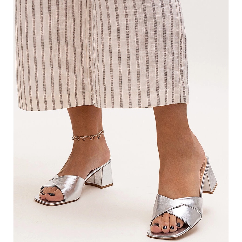 Silberne Fanan-Flip-Flops mit hohem Absatz 1