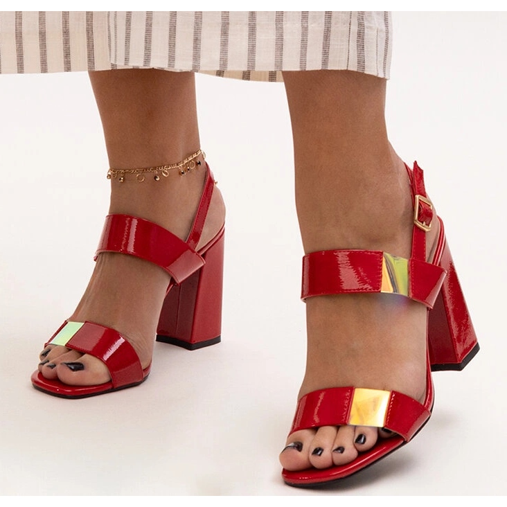 Rote Lacksandalen mit hohem Absatz von Shadan 1