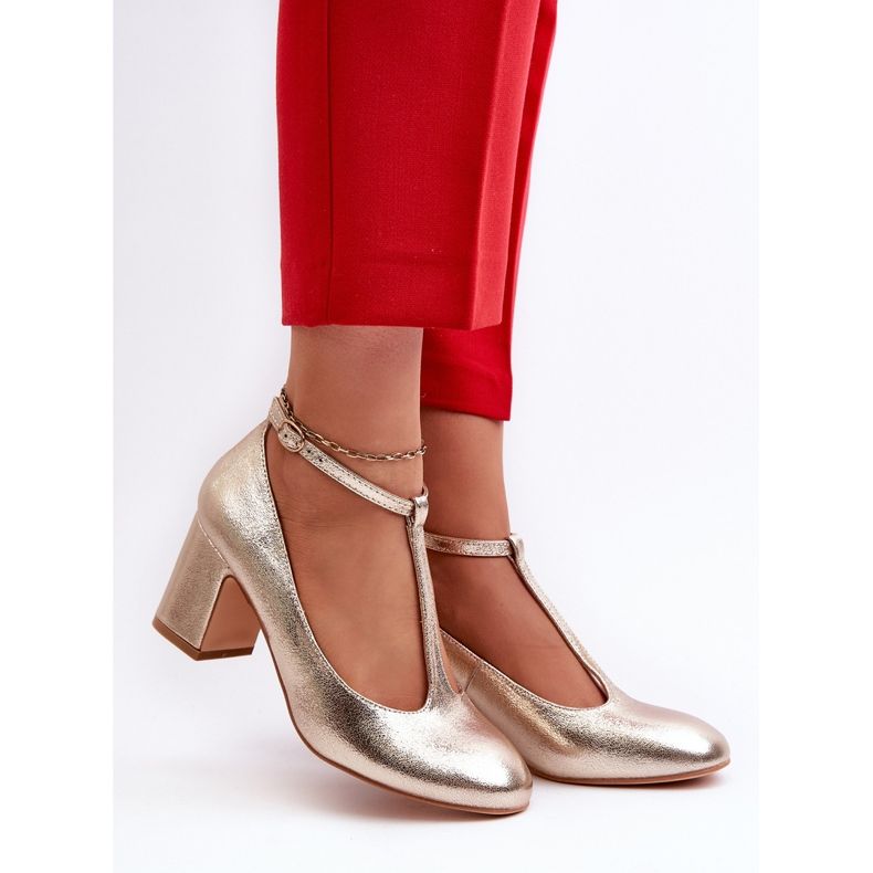 Goldfarbene Pumps aus Kunstleder mit hohem Absatz golden 2