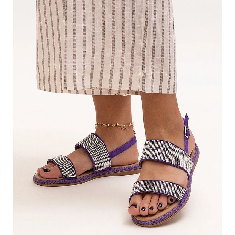 Lila Sandalen, verziert mit Carvalia-Zirkonen 1