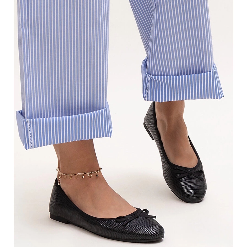 Schwarze Ballerinas mit Schleife und Ledereinsatz von Rosaly 1