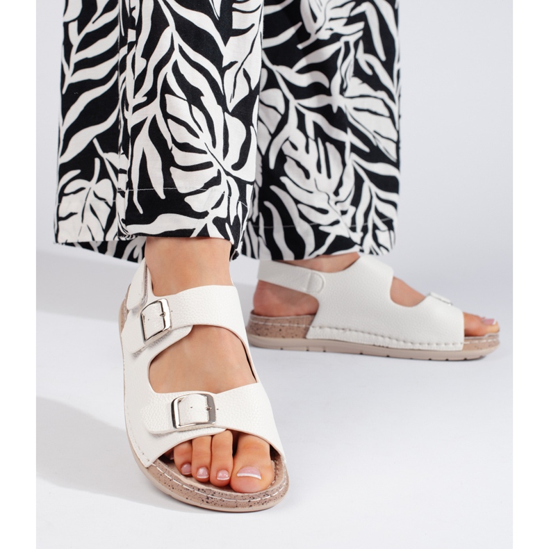 Weiße Damensandalen mit Klettverschluss 1