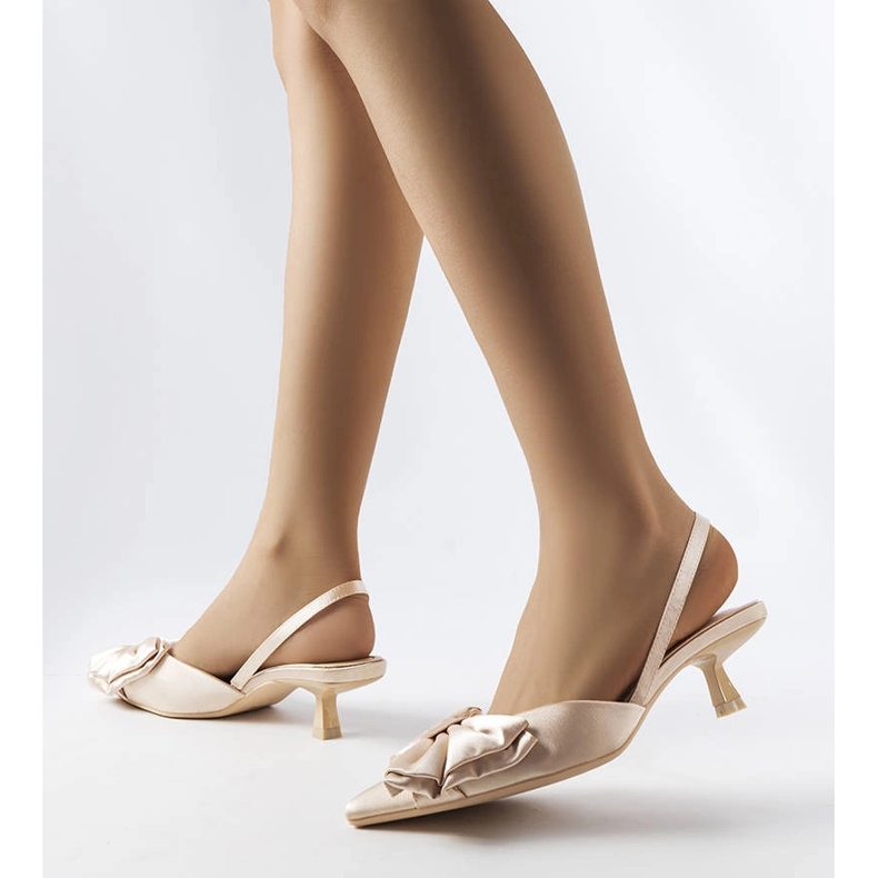 Beige High Heels mit Burlington-Schleife 1