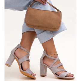 Graue Sandaletten mit hohen Absätzen und einer Yanick-Innensohle aus Leder 1