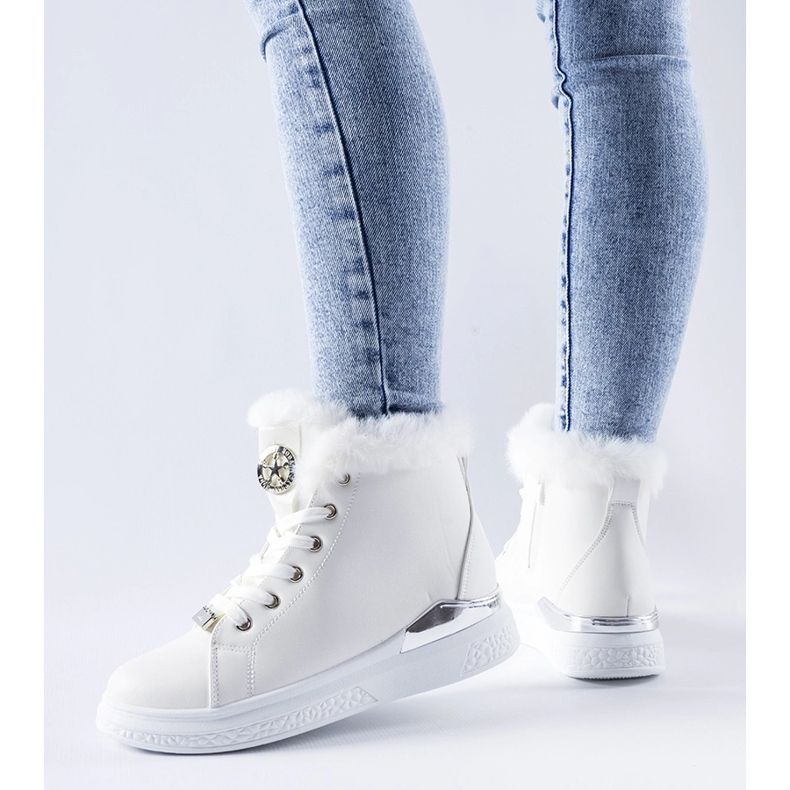 Weiße Sneakers mit Fell von Fiemme 2