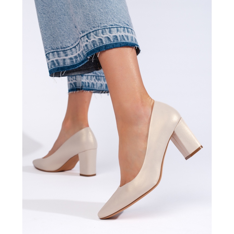 Bequeme beige Pumps von Sergio Leone 1