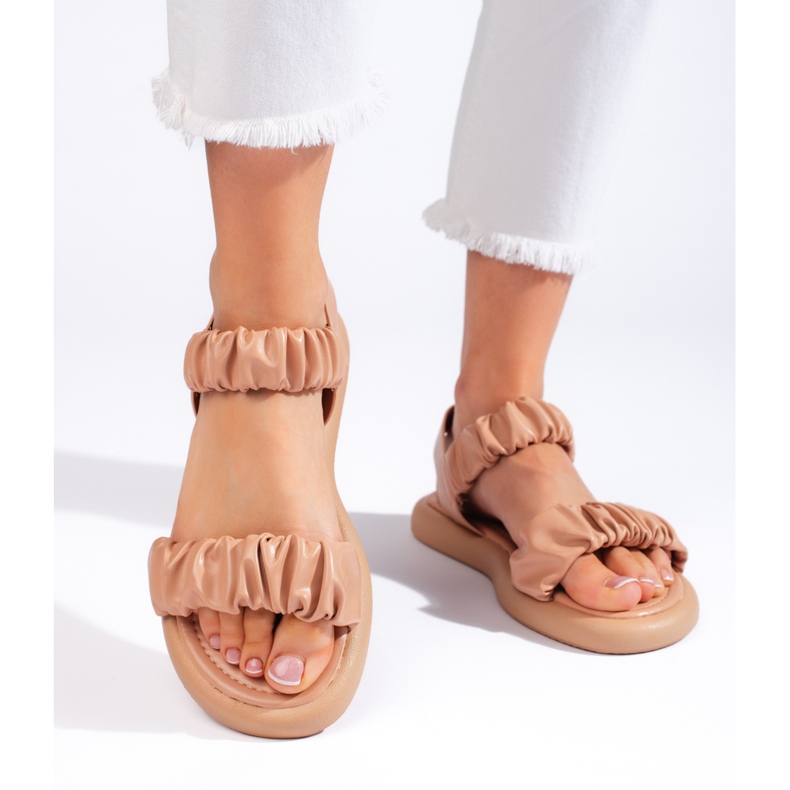 Braune bequeme Damen-Slip-On-Sandalen 1