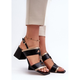 Elegante Ledersandalen auf einem Block Laura Messi 2768 Schwarz 1